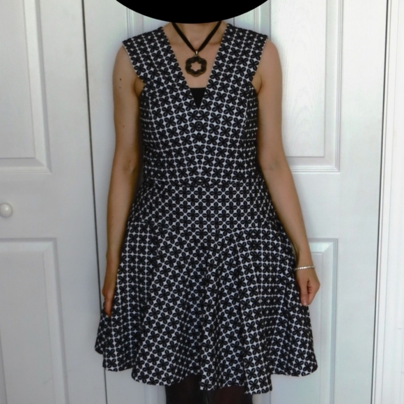 DKNY black & white Fit and Flare dress size 12 - Picture 10 of 10
